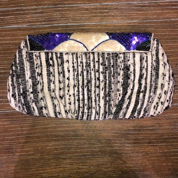 Sequined clutch - Picture 3 of 6